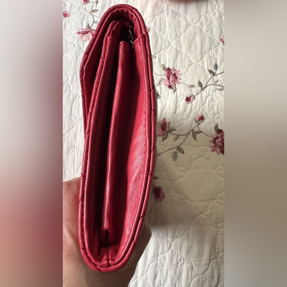 Badgley Mischka Quilted Red Crossbody Clutch Bag - Picture 9 of 10